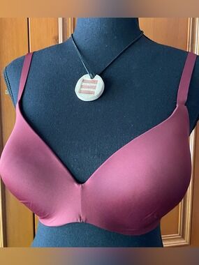 Uniqlo Wine Seamless Wireless Bra Medium